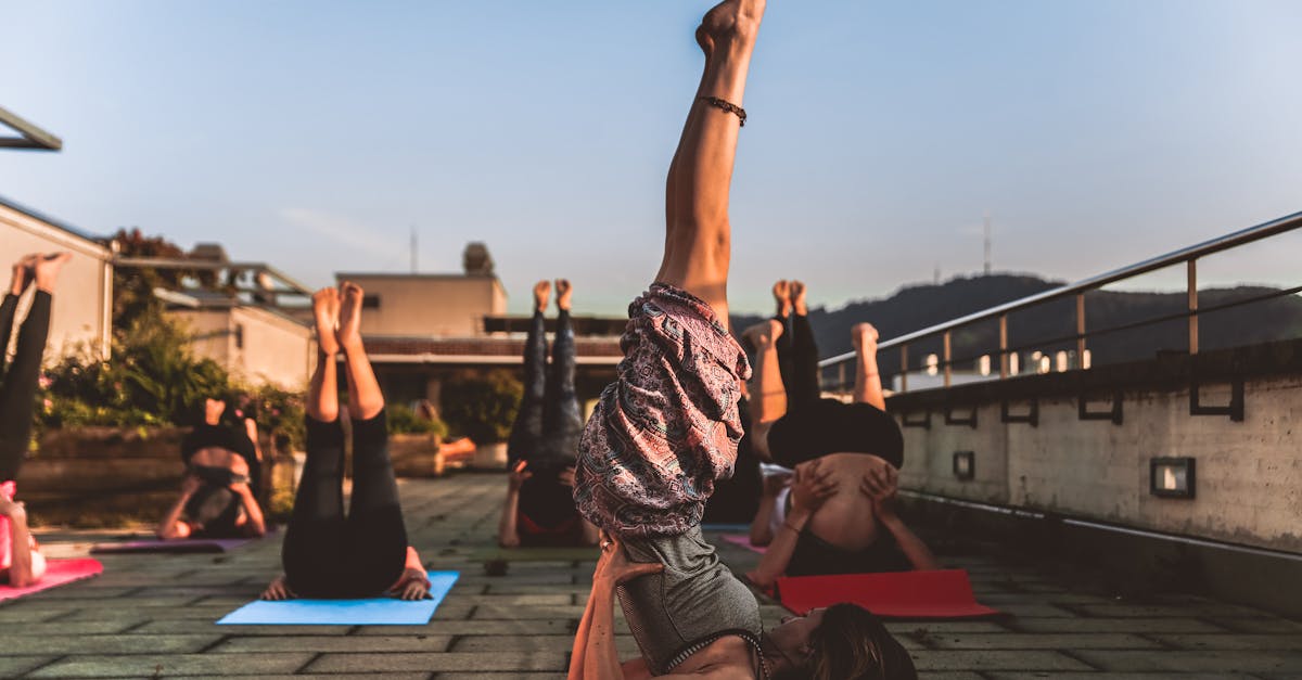 découvrez les bienfaits d'un tapis d'acupression pour soulager le stress, améliorer la circulation sanguine et favoriser la détente. profitez d'une expérience relaxante à la maison avec notre tapis innovant, conçu pour apaiser le corps et l'esprit.