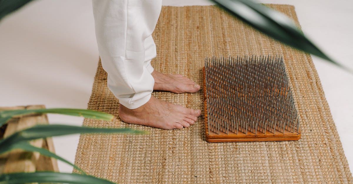 découvrez les bienfaits du tapis d'acupression, un accessoire innovant qui soulage le stress, améliore la circulation sanguine et favorise la détente. idéal pour une utilisation à la maison ou au bureau, offrez-vous un moment de bien-être et de relaxation au quotidien.