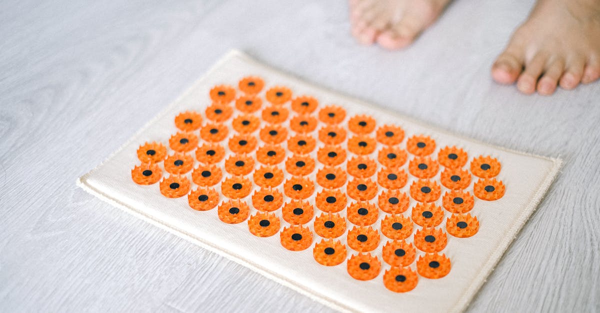 découvrez les bienfaits du tapis d'acupression : soulagez vos douleurs, réduisez le stress et améliorez votre bien-être général grâce à cette méthode naturelle et apaisante. idéal pour vous détendre après une longue journée.