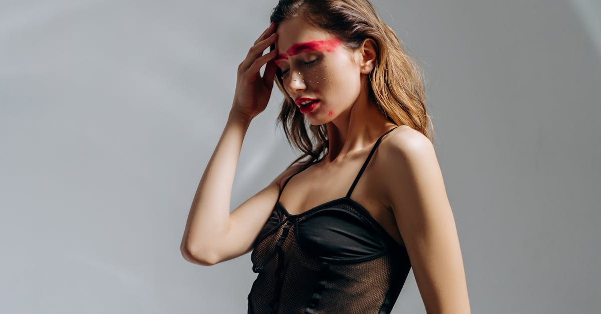 découvrez les dernières tendances en lingerie qui allient confort, style et sensualité. explorez nos conseils pour choisir les pièces phares de votre garde-robe, des ensembles délicats aux modèles audacieux, et trouvez l'inspiration pour sublimer votre féminité au quotidien.