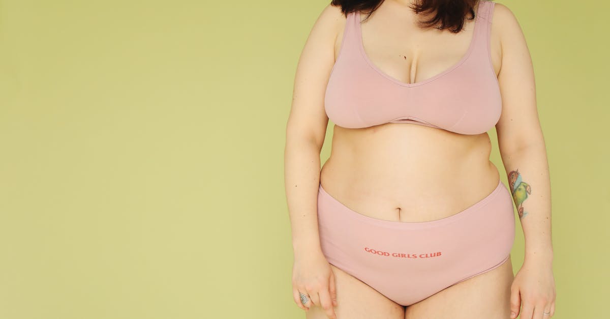 découvrez les dernières tendances en lingerie pour être à la pointe de la mode. explorez des styles variés, des matières luxueuses et des designs innovants qui allient confort et élégance. transformez votre garde-robe avec des pièces incontournables qui mettent en valeur votre silhouette et votre personnalité.